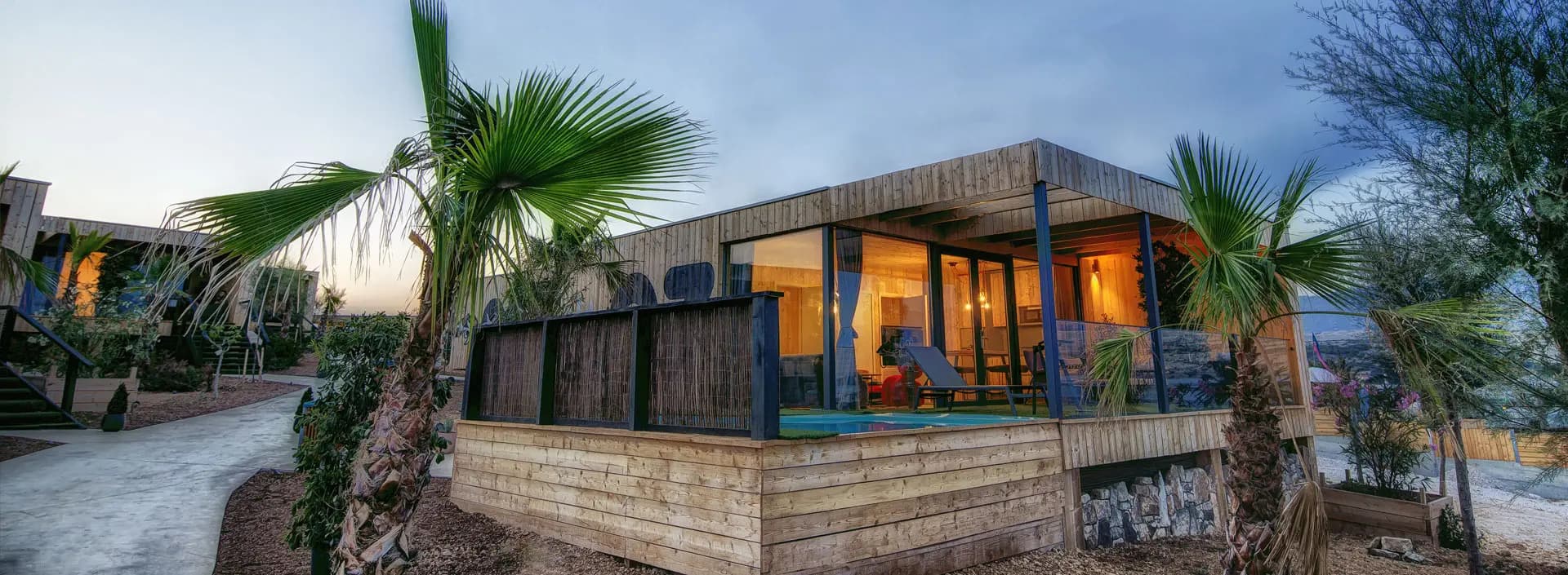 NOA Glamping Resort — Villen in Novalja am Zrce Beach